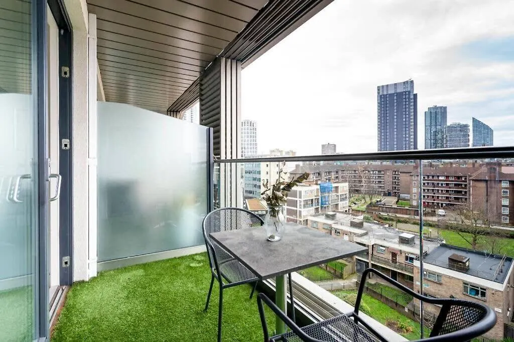 Apartment 1 Bedroom Penthouse Flat In East London United Kingdom